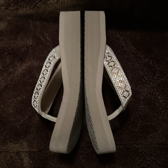 💖PRICE DROP💖Sketchers YOGA FOAM RHINESTONE THONG SANDALS.EXCELLENT CONDITION🩷 - Picture 3 of 8